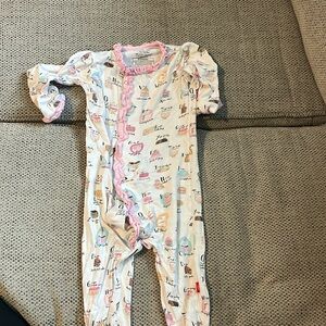 Magnetic me 3-6 month girl pajamas